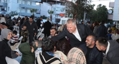 Urla’da Ramazan’ın bereketi dayanışma sofralarında paylaşıldı
