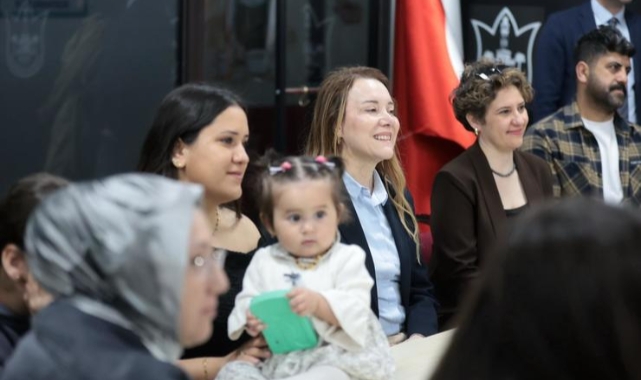 Anne Destek Programı mezunları sertifikalarını Başkan Mutlu’dan aldı