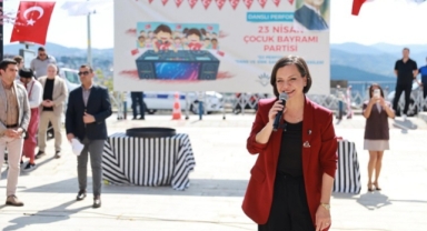 Başkan Helil Kınay çocukların heyecanına ortak oldu: 