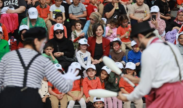 Başkan Helil Kınay çocukların heyecanına ortak oldu: 