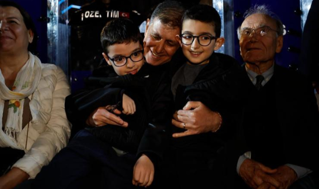 Başkan Tugay'ın nöbeti sürüyor: Eşkiya dünyaya hükümdar olmaz