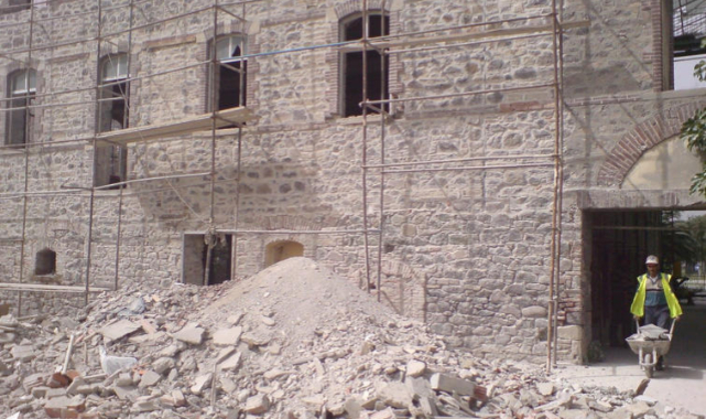 Başkan Tugay, Meslek Fabrikası’nın 19 yıl önceki görüntülerini paylaştı