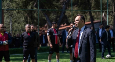 Bornova Belediyesi’nde dostluk sahaya taşındı