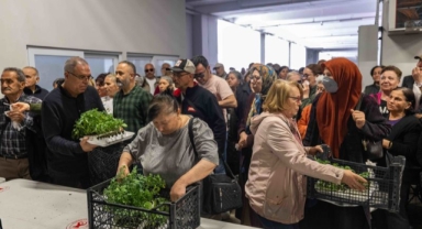 Bornova’da toprağa can, üreticiye destek