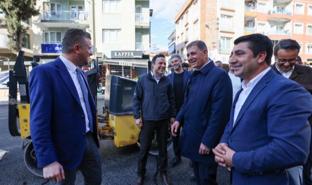 Buca’da asfalt seferberliği: Başkan Tugay ve Başkan Duman sahada!