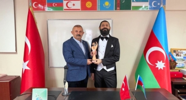 Dünyaca Ünlü Yazar Akif Manaf’a Diyalog ve Barış Ödülü