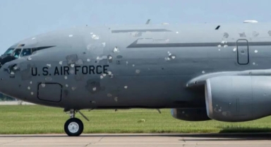 İngiltere’de ortaya çıktı: ABD tanker uçağında şarapnel izleri