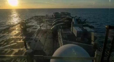 İran: USS Tripoli'ye füze fırlattık