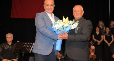 İZDO Türk Sanat Müziği Korosu Ayakta Alkışlandı