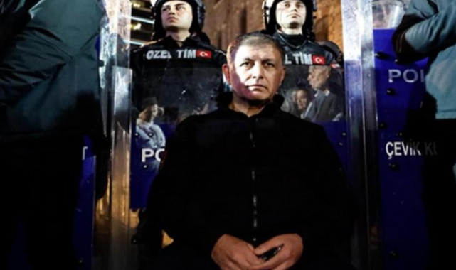 Meslek Fabrikası'nda direniş! Başkan Tugay nöbete başladı