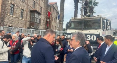 Meslek Fabrikası önünde direniş! Başkan Tugay içeri alınmadı