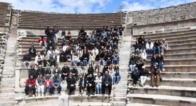 Üniversite öğrencilerine Bergama ve Ödemiş gezisi