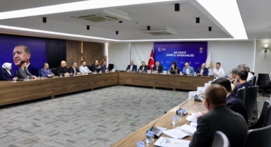 AK Parti'de kritik Buca toplantısı