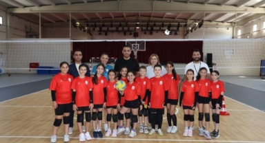 Çiğli Atatürk Kapalı Spor Salonu Yenilenen Yüzüyle Sporculara Kapılarını Açtı