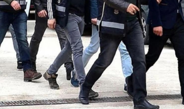 İzmir dahil 7 ilde dev operasyon: 6'sı avukat 54 gözaltı