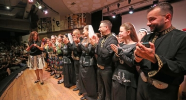 Karşıyaka’da halk dansları kursuna muhteşem final!