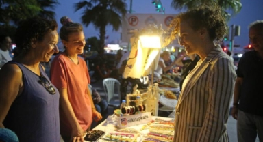 Karşıyaka Kadın Emeği Gece Pazarı başlıyor
