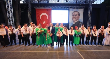 Konak’ın Halk Oyunları Şenliği 20. yıl gururu yaşattı