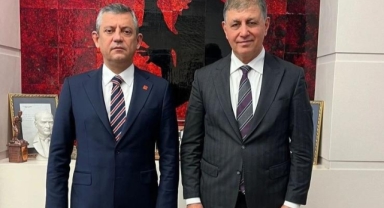 Özgür Özel: Başkan Tugay'ın düşüncesine saygılıyım