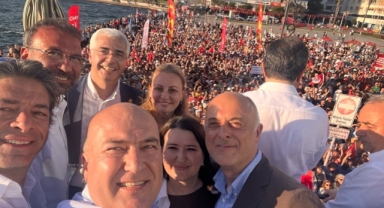 Özgür Özel İzmir'de halka seslendi: Yeni iktidar yürüyüşünde hep birlikteyiz