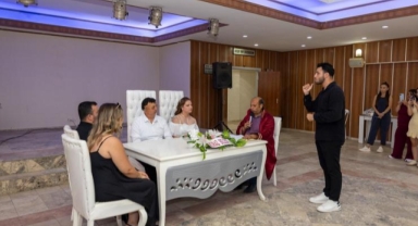 Aşka işaret diliyle “evet” dediler