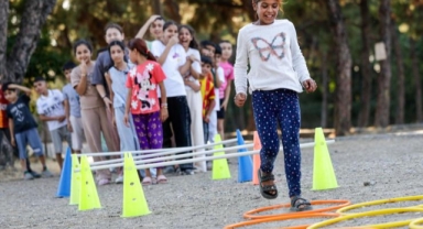Çocuklar Kadifekale’de doyasıya eğlendi