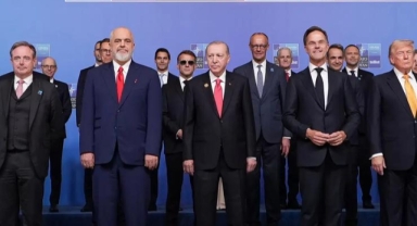 Erdoğan'ın NATO liderlerine hediye ettiği silah görüntülendi