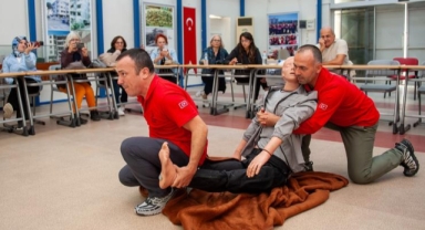 Karşıyaka’da afetlere karşı gönüllü seferberliği büyüyor