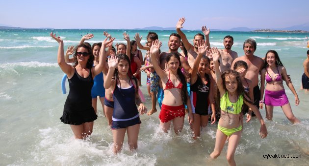 Bucalı 1000 çocuk Çeşme tatili yaptı