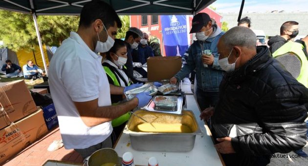 Büyükşehir’den depremzedelere 26 bin kişilik yemek