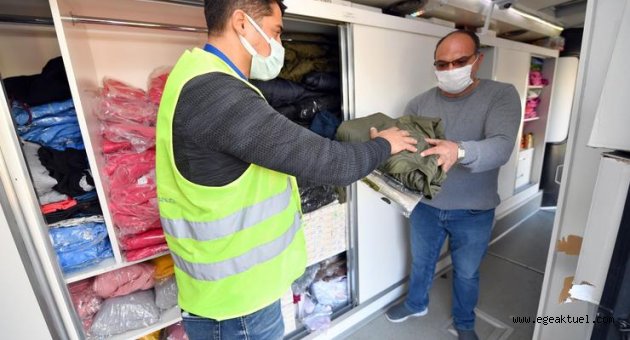 Büyükşehir’in giyim otobüsü depremzedelerin hizmetinde