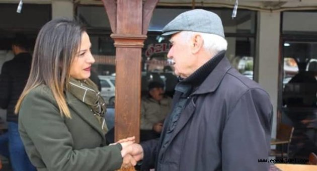 CHP'nin adayı Sengel, Selçuklularla kucaklaştı