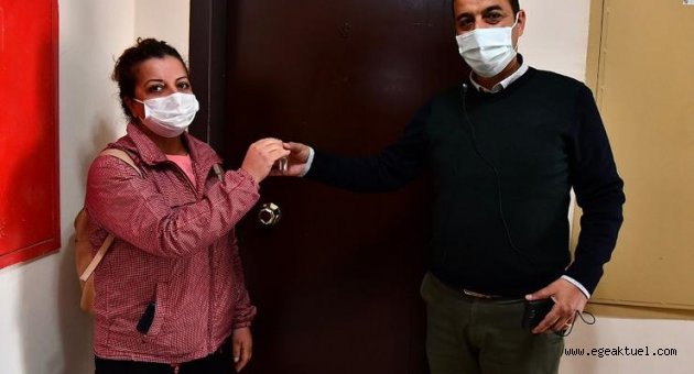 Depremzedeler Uzundere'deki konutlara yerleşmeye başladı