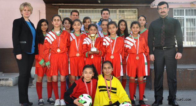 İyiburnazlı Kızların "FUTSAL" Başarısı
