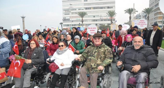 İzmir’de engelli yürüyüşü