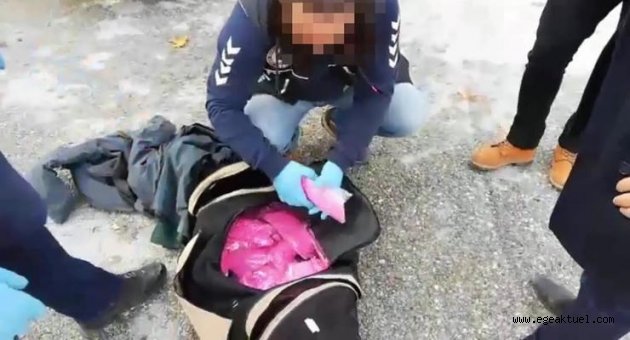 İzmir'de, 30 bin uyuşturucu hap ele geçirildi