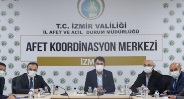 İzmir'de geniş katılımlı deprem zirvesi