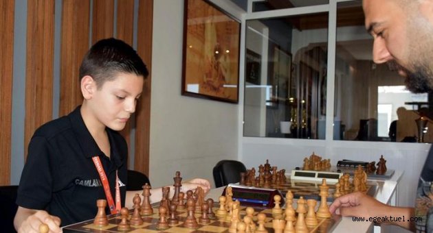 İzmirli Arda 10 yaşında dünya şampiyonu!