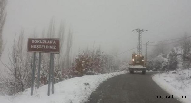 Kiraz'da kar nedeniyle kapanan 13 köy yolu ulaşıma açıldı