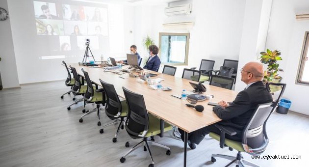 Koç Lisesi öğrencilerinden depremzedeler için güç birliği