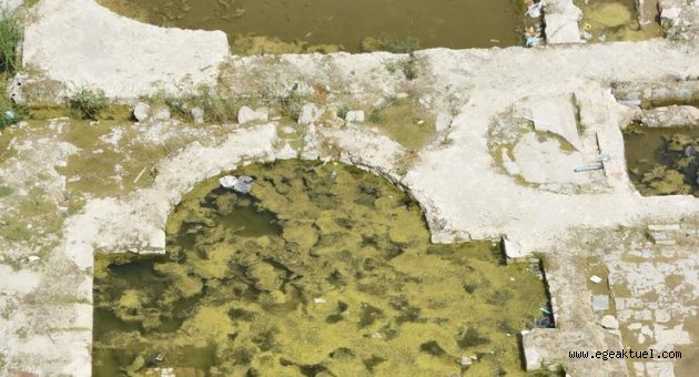 Roma Hamamı Yosun Bağladı